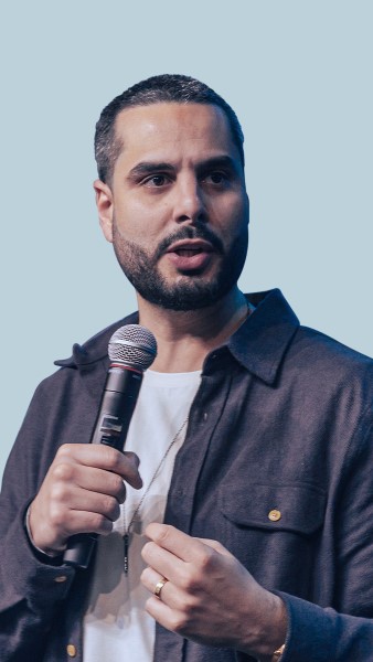 Pastor de Jovens Igreja Alcance Curitiba Raphael Barbosa